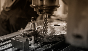 Perforación de metal de maquina industrial